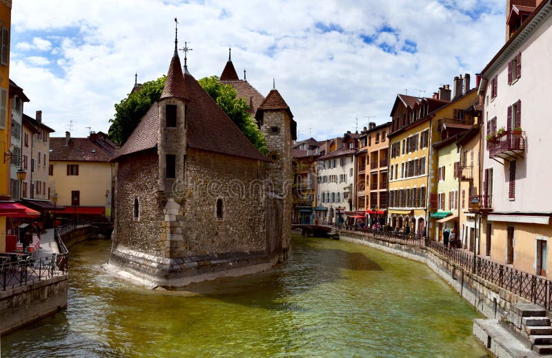 Palacio de la isla (d'Isle de Palais), Annecy, Francia imagen de archivo Palacio de la isla (d'Isle de Palais), Annecy, Francia imagen de archivo