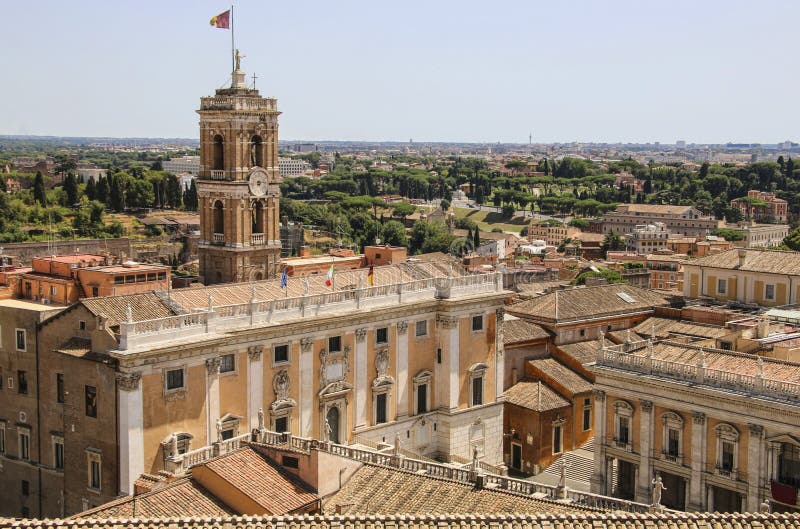 Palacio de la opinión de los senadores de Vittoriano en la colina de Capitoline fotografía de archivo libre de regalías Palacio de la opinión de los senadores de Vittoriano en la colina de Capitoline fotografía de archivo libre de regalías