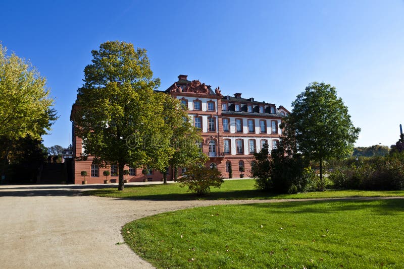 Palacio famoso de Biebrich en Wiesbaden