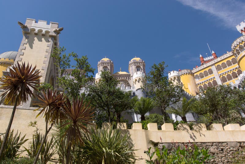 Palacio nacional de Pena (Palacio Nacional DA Pena) - palacio del Romanticist en Sintra fotos de archivo libres de regalías Palacio nacional de Pena (Palacio Nacional DA Pena) - palacio del Romanticist en Sintra fotos de archivo libres de regalías
