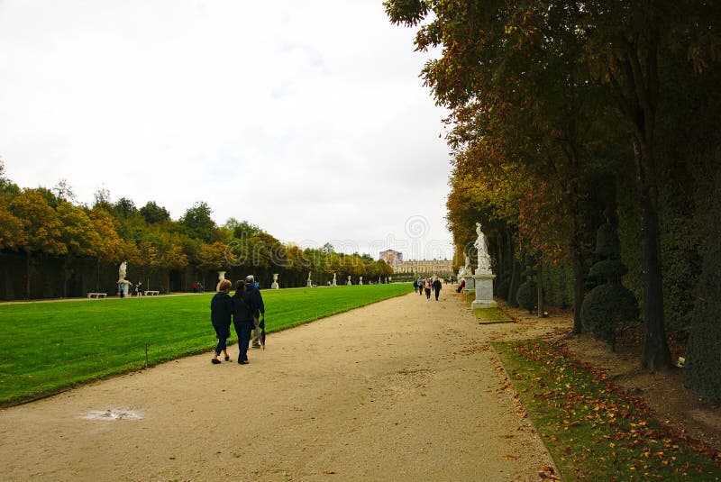 Palacio Versailles y jardín en otoño, Francia imágenes de archivo libres de regalías Palacio Versailles y jardín en otoño, Francia imágenes de archivo libres de regalías