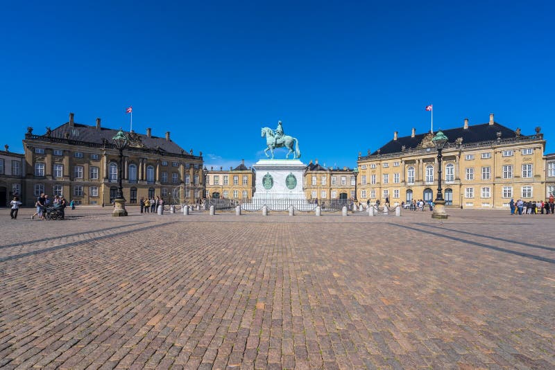 Palais d'Amalienborg, Copenhague, Danemark image libre de droits Palais d'Amalienborg, Copenhague, Danemark image libre de droits