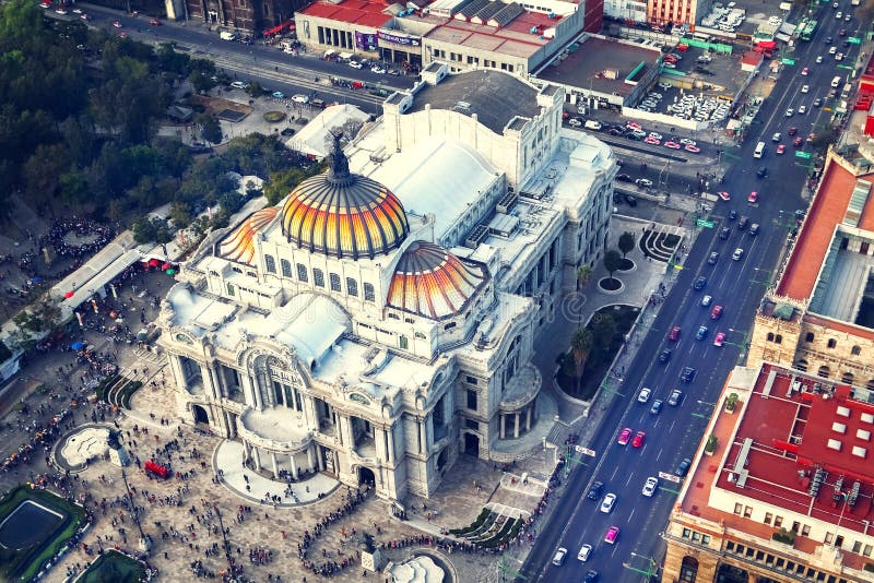 Palast Palacio de Bellas Artes von schönen Künsten Mexiko City mexiko Ansicht von oben lizenzfreie stockbilder Palast Palacio de Bellas Artes von schönen Künsten Mexiko City mexiko Ansicht von oben lizenzfreie stockbilder