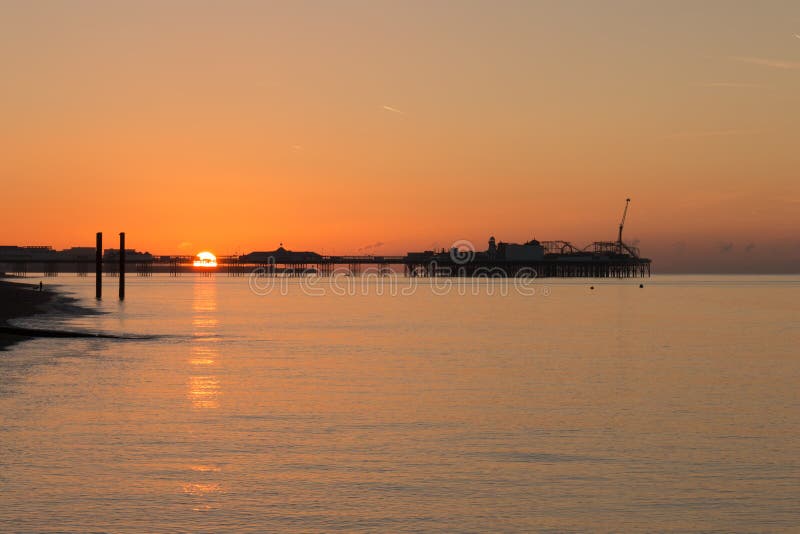 Palast-Pier, Brighton an der Dämmerung stockbild Palast-Pier, Brighton an der Dämmerung stockbild