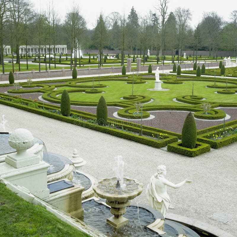 Garten �des tKloPalastes stockfoto. Bild von holländisch