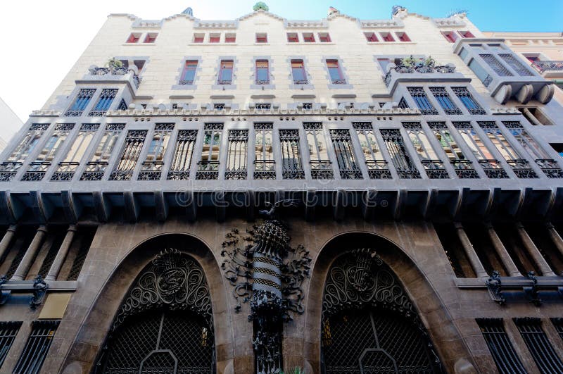 Palazzo Barcellona Spagna di Guell fotografia stock libera da diritti Palazzo Barcellona Spagna di Guell fotografia stock libera da diritti