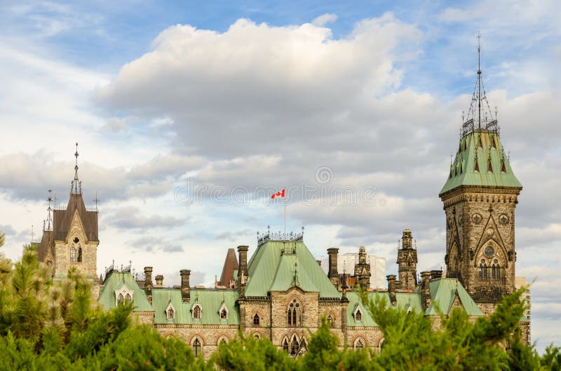 Palazzo del Parlamento del blocco orientale a Ottawa, Canada fotografie stock libere da diritti Palazzo del Parlamento del blocco orientale a Ottawa, Canada fotografie stock libere da diritti
