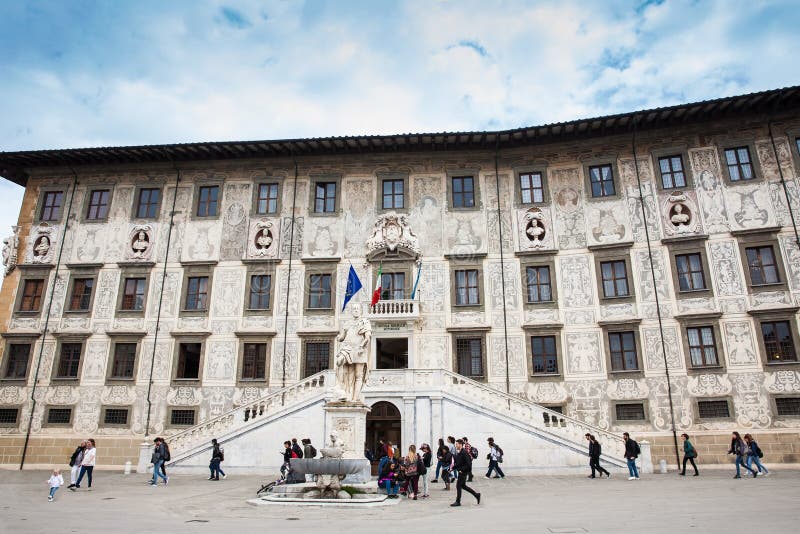 Palazzo-della Carovana errichtete im Jahre 1564 gefunden am Palast in den Rittern quadrieren in Pisa lizenzfreie stockbilder Palazzo-della Carovana errichtete im Jahre 1564 gefunden am Palast in den Rittern quadrieren in Pisa lizenzfreie stockbilder