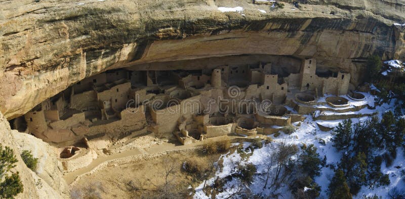 Palazzo della scogliera fotografia stock Palazzo della scogliera fotografia stock