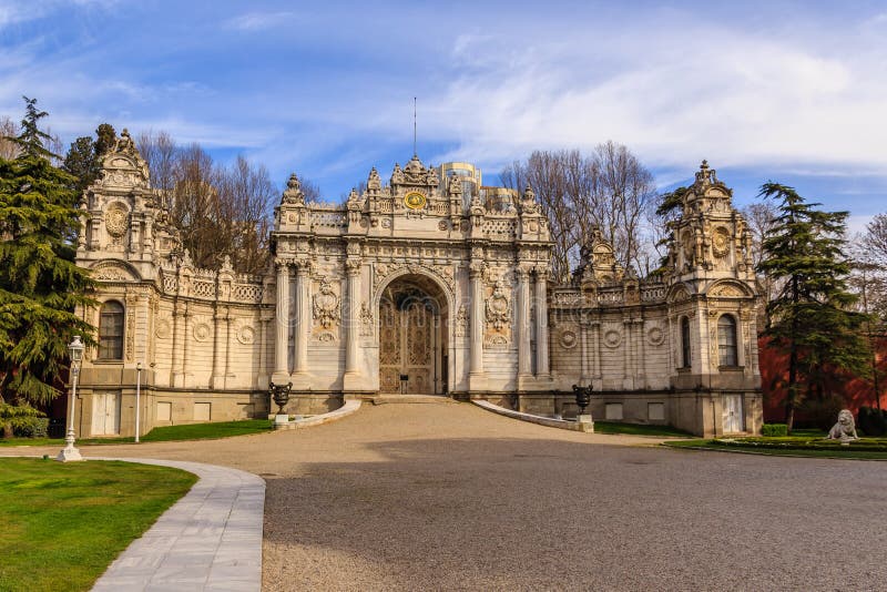 Palazzo di Dolmabahce a Costantinopoli immagine stock Palazzo di Dolmabahce a Costantinopoli immagine stock
