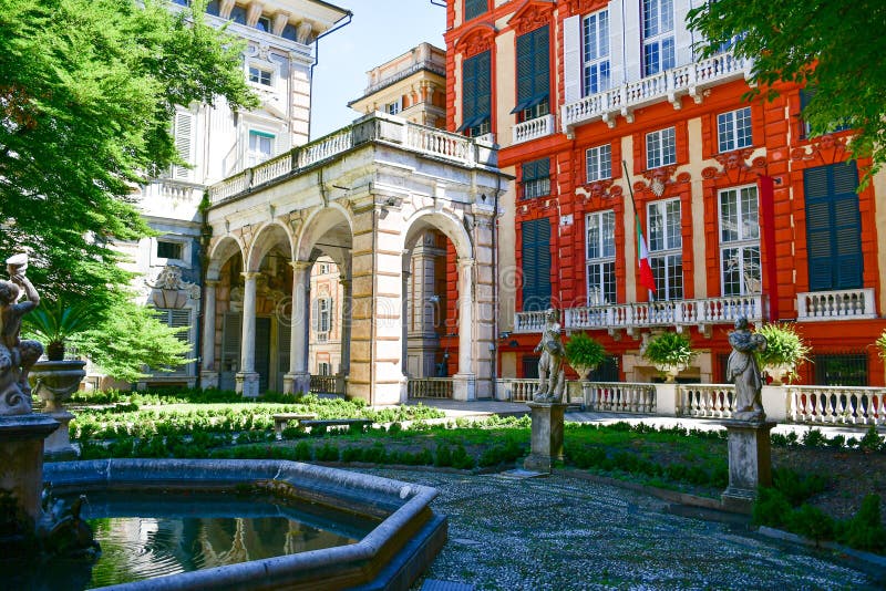 Palazzo Rosso, Γένοβα, Ιταλία στοκ εικόνα με δικαίωμα ελεύθερης χρήσης Palazzo Rosso, Γένοβα, Ιταλία στοκ εικόνα με δικαίωμα ελεύθερης χρήσης