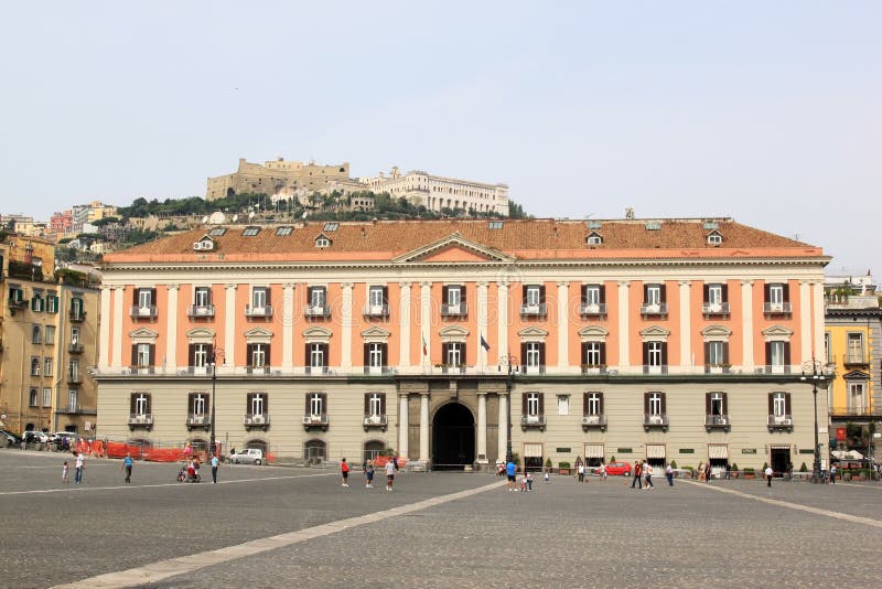 Palazzo Salerno på Piazza del Plebiscito, Naples, Italien arkivfoton Palazzo Salerno på Piazza del Plebiscito, Naples, Italien arkivfoton