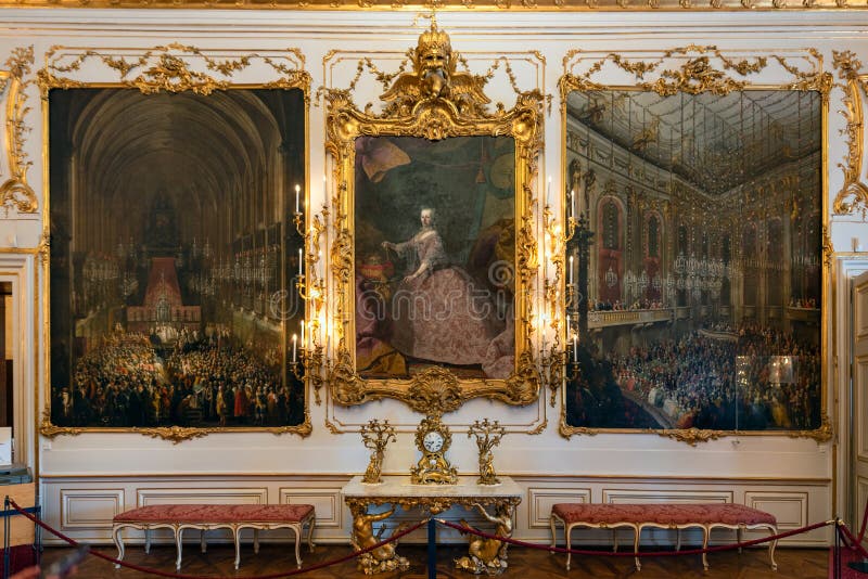 Palazzo Schonbrunn Vienna Austria. Dipinti imperiali Majestic immagini stock libere da diritti