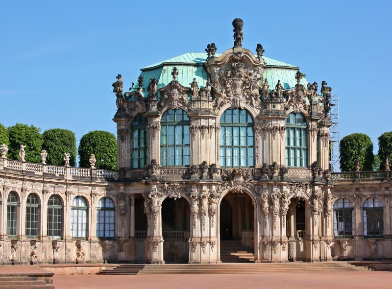 Palazzo Zwinger a Dresda, Sassonia, Germania immagini stock libere da diritti Palazzo Zwinger a Dresda, Sassonia, Germania immagini stock libere da diritti