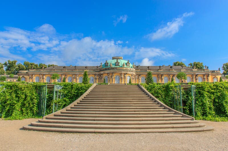 Paleis en park Sanssouci, Potsdam, Duitsland royalty-vrije stock afbeelding Paleis en park Sanssouci, Potsdam, Duitsland royalty-vrije stock afbeelding