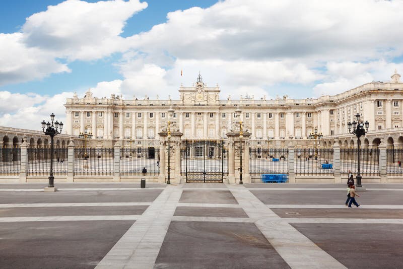 Paleis van Spaanse koningen in Madrid royalty-vrije stock foto Paleis van Spaanse koningen in Madrid royalty-vrije stock foto
