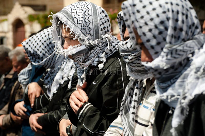 Palestinian Muslims pray editorial photo. Image of prayer 24806471
