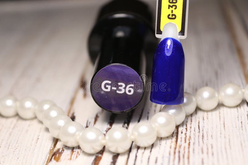 Paleta con muestras del esmalte de u?as una colecci?n de muestras de barniz para la manicura imágenes de archivo libres de regalías Paleta con muestras del esmalte de u?as una colecci?n de muestras de barniz para la manicura imágenes de archivo libres de regalías