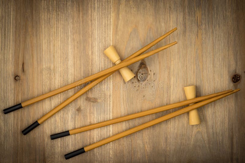 Palillos Japoneses Del Sushi En Fondo De Piedra De Madera Visión Superior W  Foto de archivo - Imagen de negro, travieso: 91050928