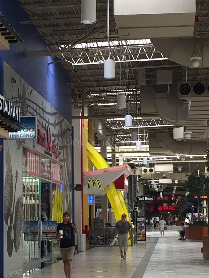 palisades mall food court Randi Runyan palisades mall food court Randi Runyan