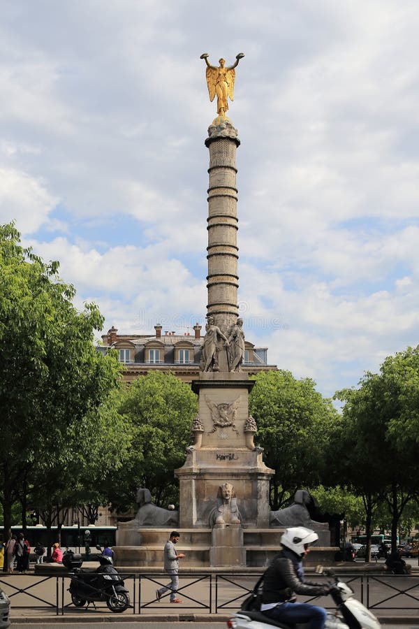 Palm Fountain at the Chatelet Square Editorial Stock Photo - Image of ...