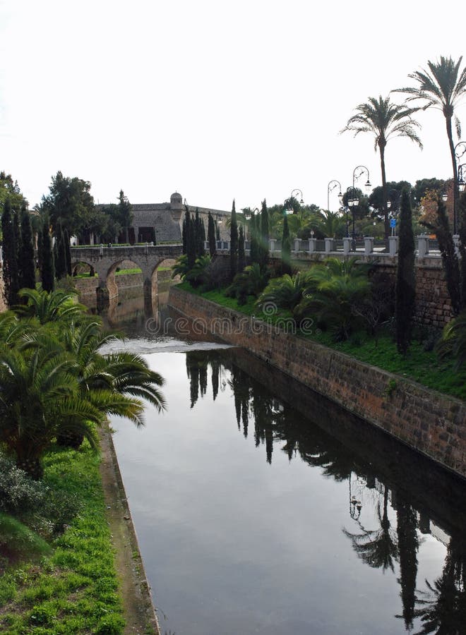 Palma Walls and water