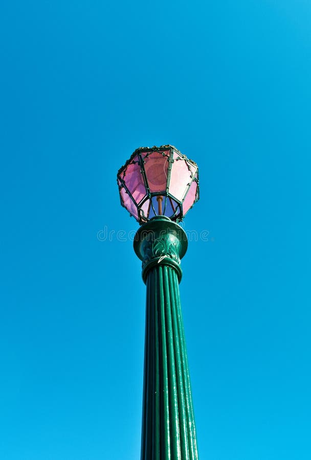 Palo della luce tradizionale del ghisa, Venezia, Italia fotografia stock libera da diritti Palo della luce tradizionale del ghisa, Venezia, Italia fotografia stock libera da diritti