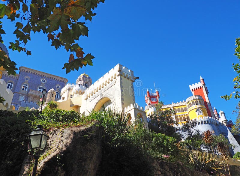 Download Palácio De Pena, Sintra, Portugal Foto de Stock - Imagem de portuguese, arcos: 80100406
