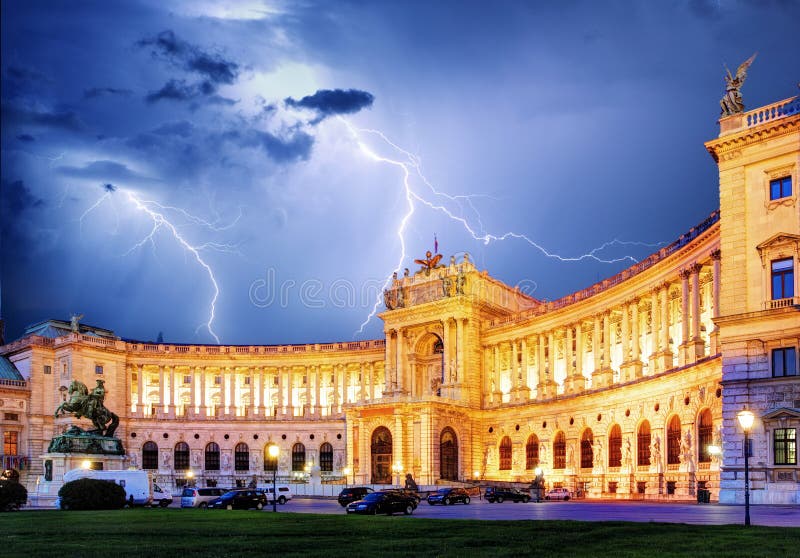 Palácio imperial de Viena Hofburg na noite, - Áustria imagens de stock royalty free Palácio imperial de Viena Hofburg na noite, - Áustria imagens de stock royalty free