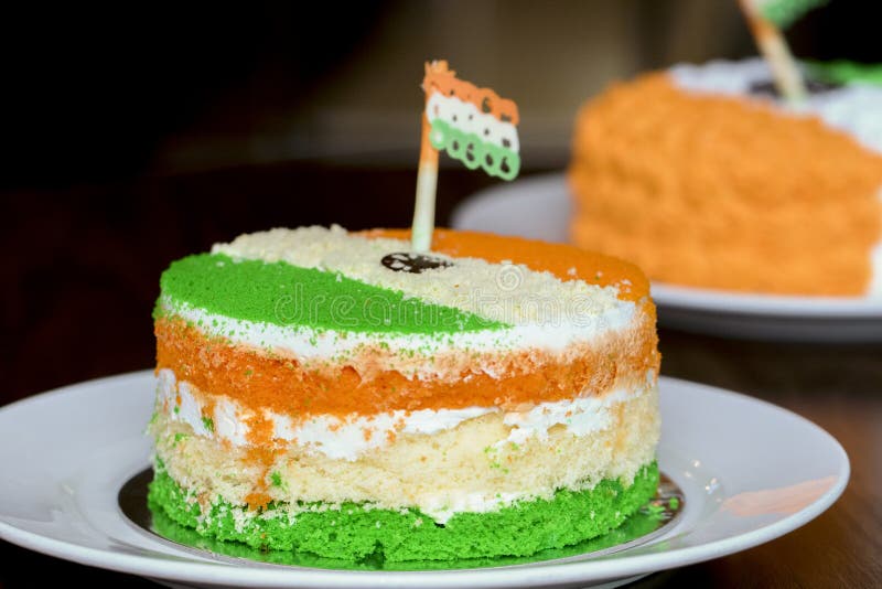 Pan di Spagna patriottico della vaniglia di Tri colore Festa dell'indipendenza o giorno quindicesimo August India speciale della fotografia stock libera da diritti Pan di Spagna patriottico della vaniglia di Tri colore Festa dell'indipendenza o giorno quindicesimo August India speciale della fotografia stock libera da diritti
