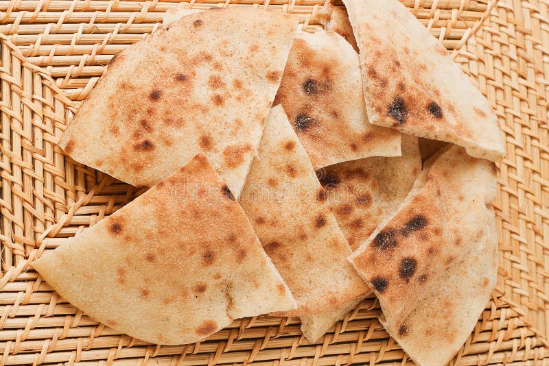 Pan egipcio del baladi imagen de archivo. Imagen de africano 34365797