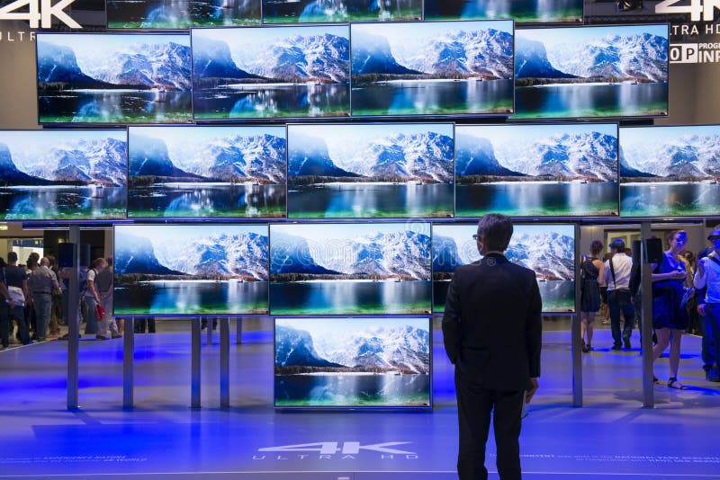 Panasonic 4 K ultra HD Fernsehen lizenzfreies stockbild Panasonic 4 K ultra HD Fernsehen lizenzfreies stockbild