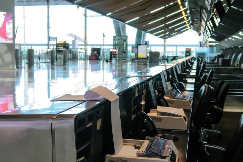 Pandémie du syndrome respiratoire aigu sévère et l'aéroport lockdown image stock