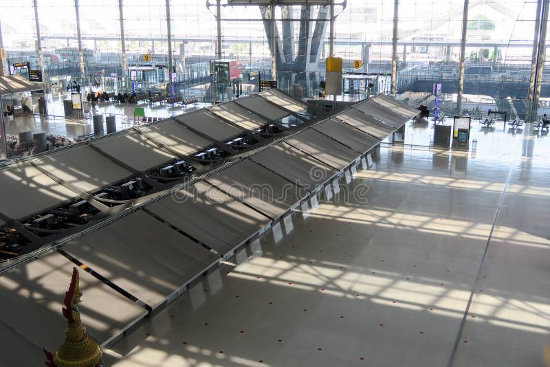 Pandémie du syndrome respiratoire aigu sévère et l'aéroport lockdown photos libres de droits