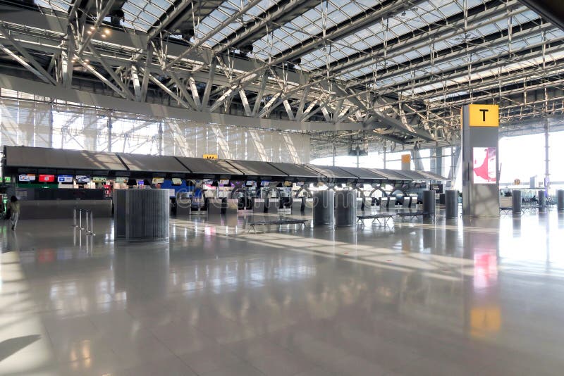 Pandémie du syndrome respiratoire aigu sévère et l'aéroport lockdown image libre de droits
