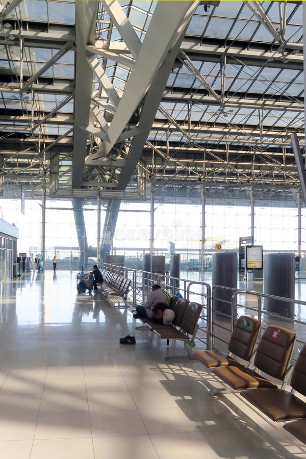 Pandémie du syndrome respiratoire aigu sévère et l'aéroport lockdown image libre de droits
