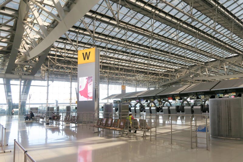 Pandémie du syndrome respiratoire aigu sévère et l'aéroport lockdown image libre de droits