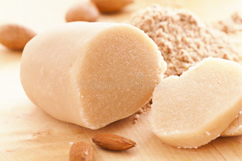Pane del marzapane immagine stock Pane del marzapane immagine stock