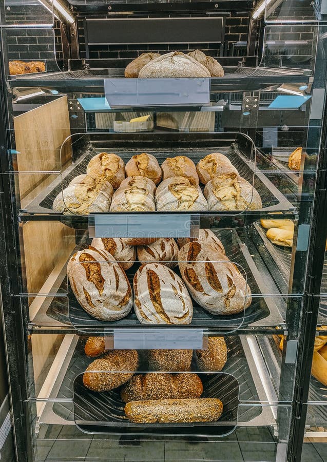 Pane integrale di pane di segale pane di pane di pane di pane appena fatto pane di pane. Pane integrale di pane di segato pane di pane di pane di pane di pane appena fatto e con un aspetto molto appetitoso