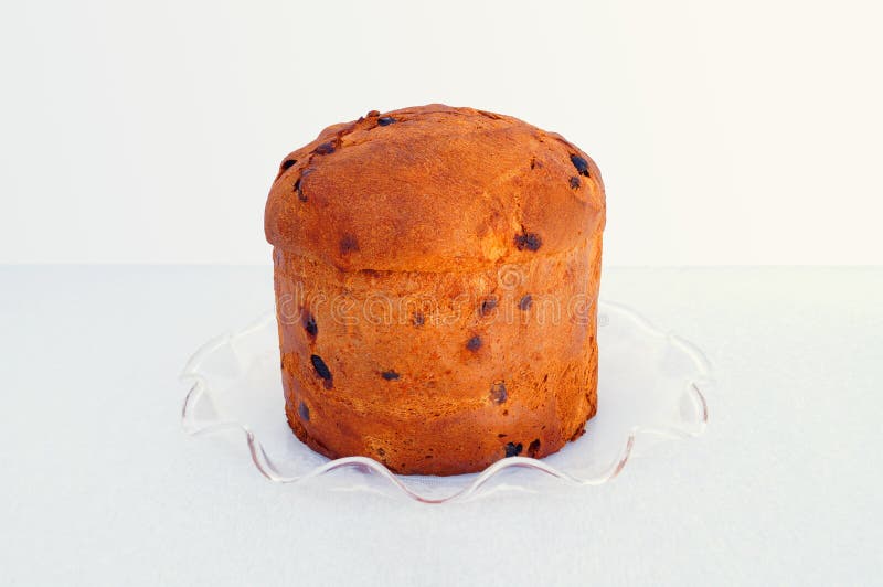 Panettone italiano do fruto-bolo do Natal imagem de stock Panettone italiano do fruto-bolo do Natal imagem de stock