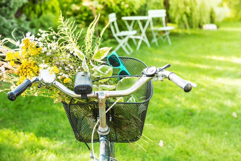 une bicyclette avec panier