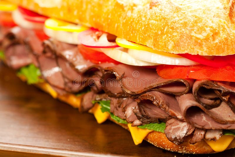 Panino del manzo di arrosto fotografia stock Panino del manzo di arrosto fotografia stock