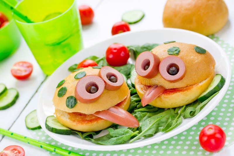 Panino della rana - l'idea creativa per i bambini pranza immagine stock Panino della rana - l'idea creativa per i bambini pranza immagine stock