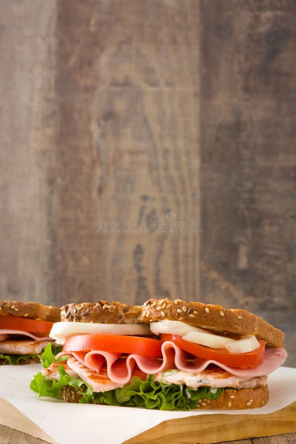 Panino della verdura e del pollo fotografie stock Panino della verdura e del pollo fotografie stock