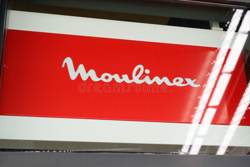 Enseigne De Marque Moulinex Et Logo Texte Devant La Boutique Des Petits  électroménagers Magasin Image éditorial - Image du construction,  international: 228327785