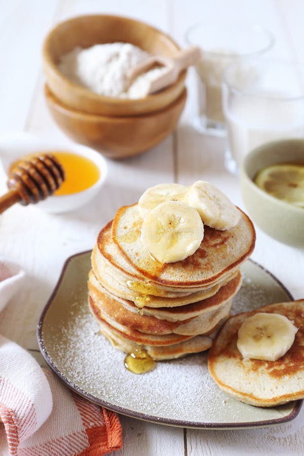 Pannekoek met rijstmelk en rijstbloem royalty-vrije stock foto Pannekoek met rijstmelk en rijstbloem royalty-vrije stock foto