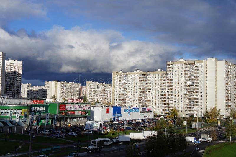 Panorama in administratief district van Moskou - stad Zelenograd met hoogte van vogel` s vlucht royalty-vrije stock foto Panorama in administratief district van Moskou - stad Zelenograd met hoogte van vogel` s vlucht royalty-vrije stock foto