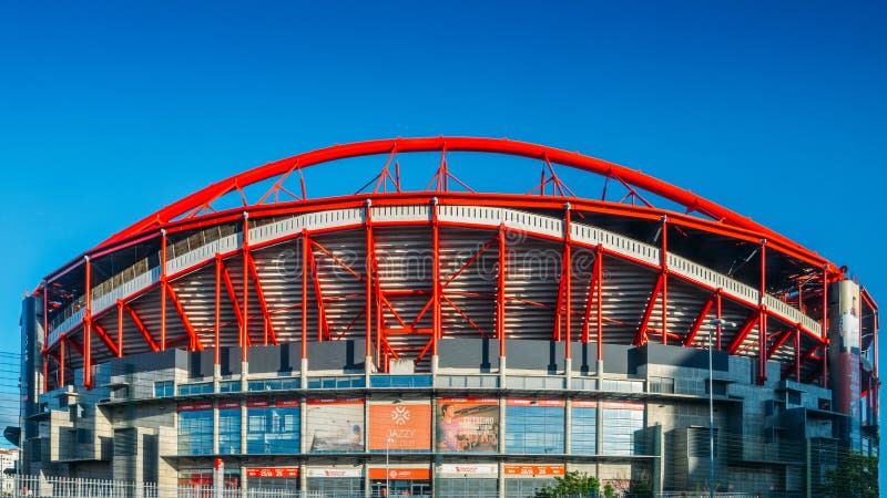 Panorama al aire libre de Stadio DA Luz, en Stadium of Light inglés, recibimiento ambo deporte Lisboa e Benfica El estadio era fotos de archivo Panorama al aire libre de Stadio DA Luz, en Stadium of Light inglés, recibimiento ambo deporte Lisboa e Benfica El estadio era fotos de archivo