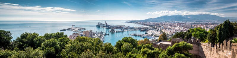 Panorama av den Malaga hamnstaden arkivfoton Panorama av den Malaga hamnstaden arkivfoton