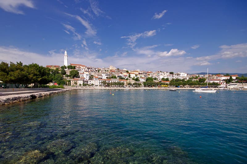 Panorama av Novi Vindolski i Kroatien royaltyfria bilder Panorama av Novi Vindolski i Kroatien royaltyfria bilder